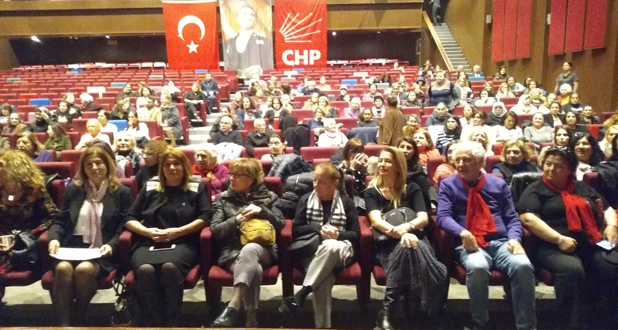 chp-sisli-kadin-kollari-kongresi-zarf-eksiliginden-iptal-edildi-(2).jpg